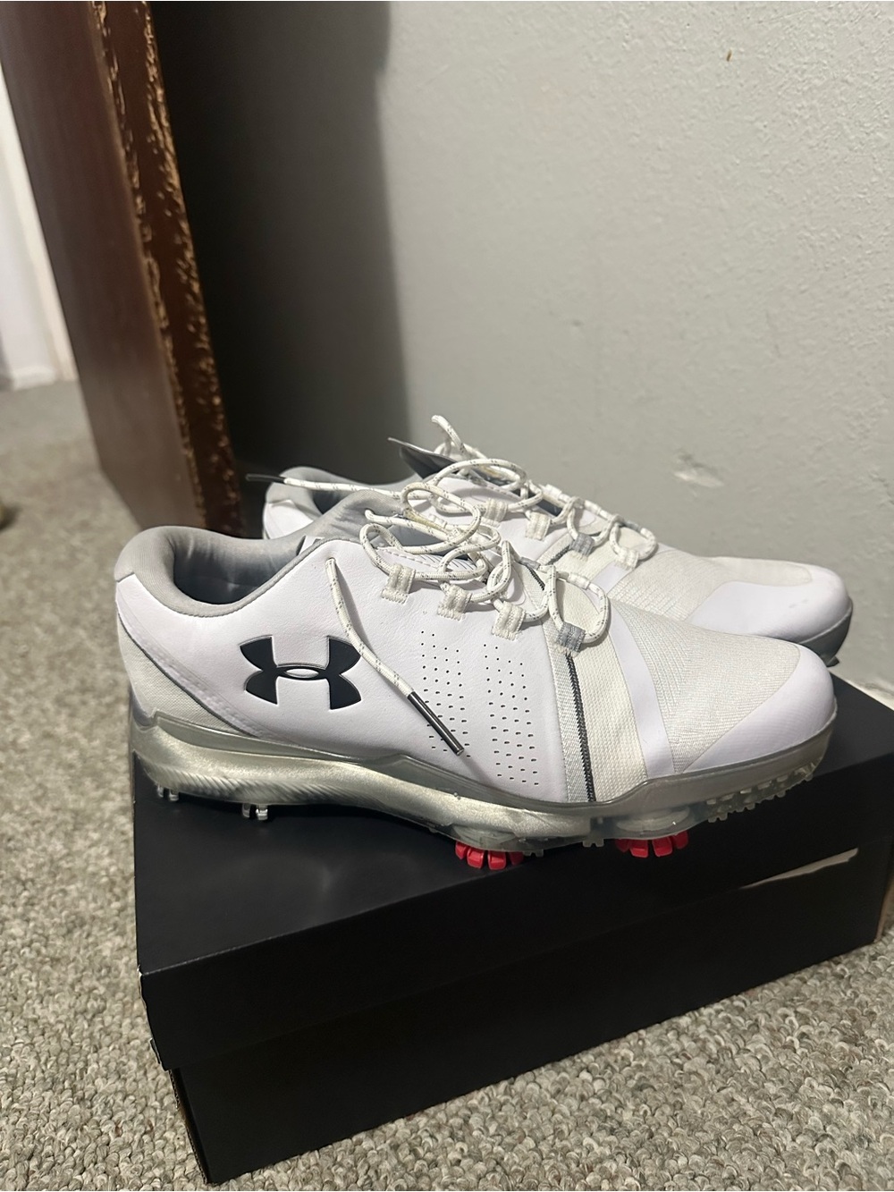 Under Armour Men’s White Athletic Golf Shoes with Black Logo